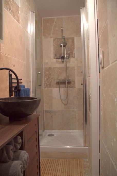 Logement Cosy - Proche Du Prado Bourges Eksteriør billede